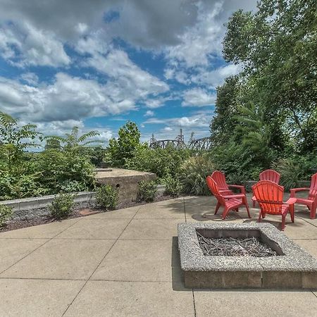 Walk To Broadway Riverfront Condo With Pool Nashville Eksteriør bilde