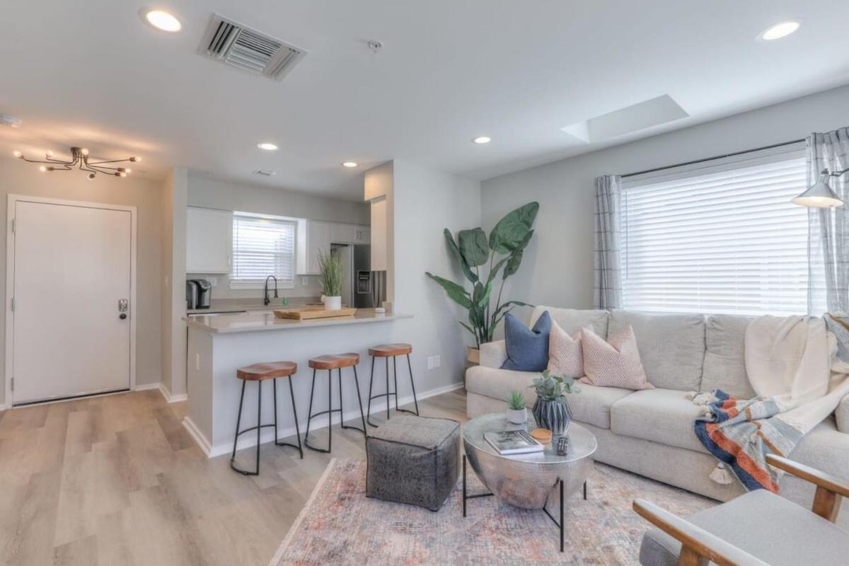 Walk To Broadway Riverfront Condo With Pool Nashville Eksteriør bilde
