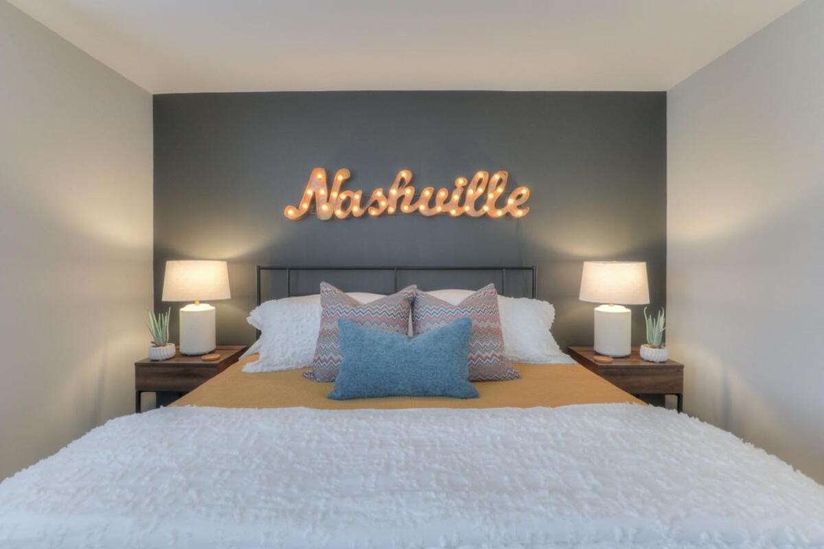 Walk To Broadway Riverfront Condo With Pool Nashville Eksteriør bilde
