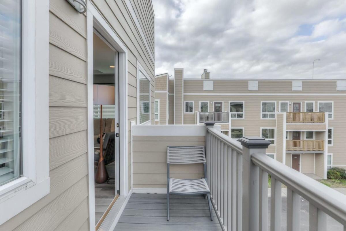 Walk To Broadway Riverfront Condo With Pool Nashville Eksteriør bilde