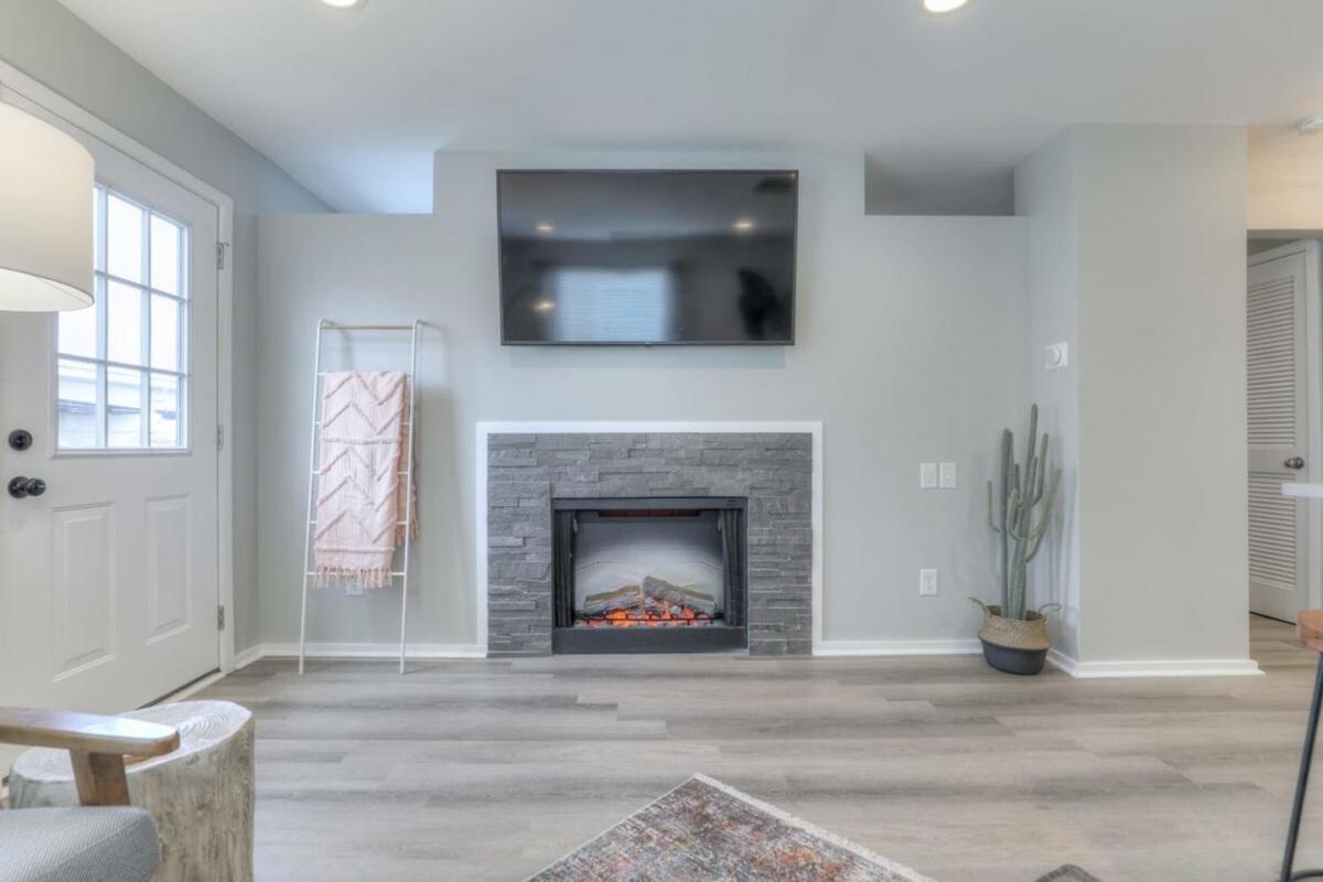 Walk To Broadway Riverfront Condo With Pool Nashville Eksteriør bilde