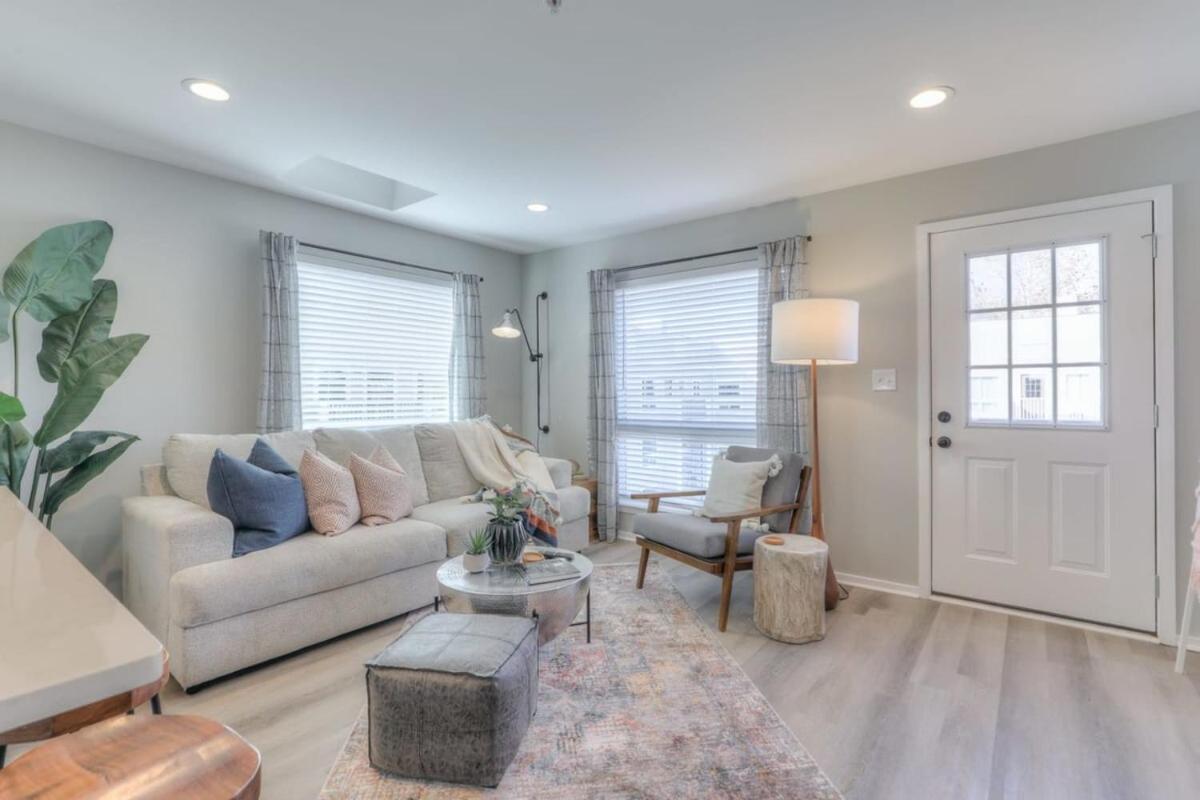 Walk To Broadway Riverfront Condo With Pool Nashville Eksteriør bilde