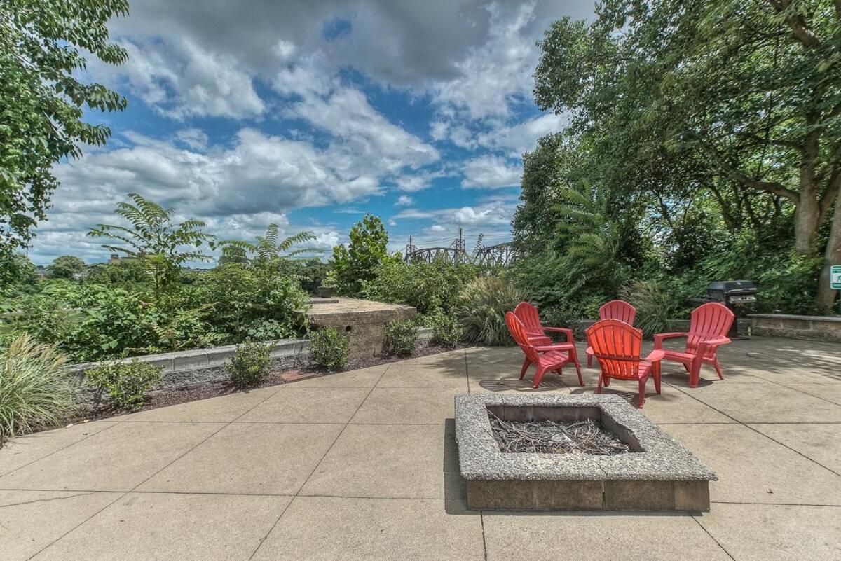 Walk To Broadway Riverfront Condo With Pool Nashville Eksteriør bilde