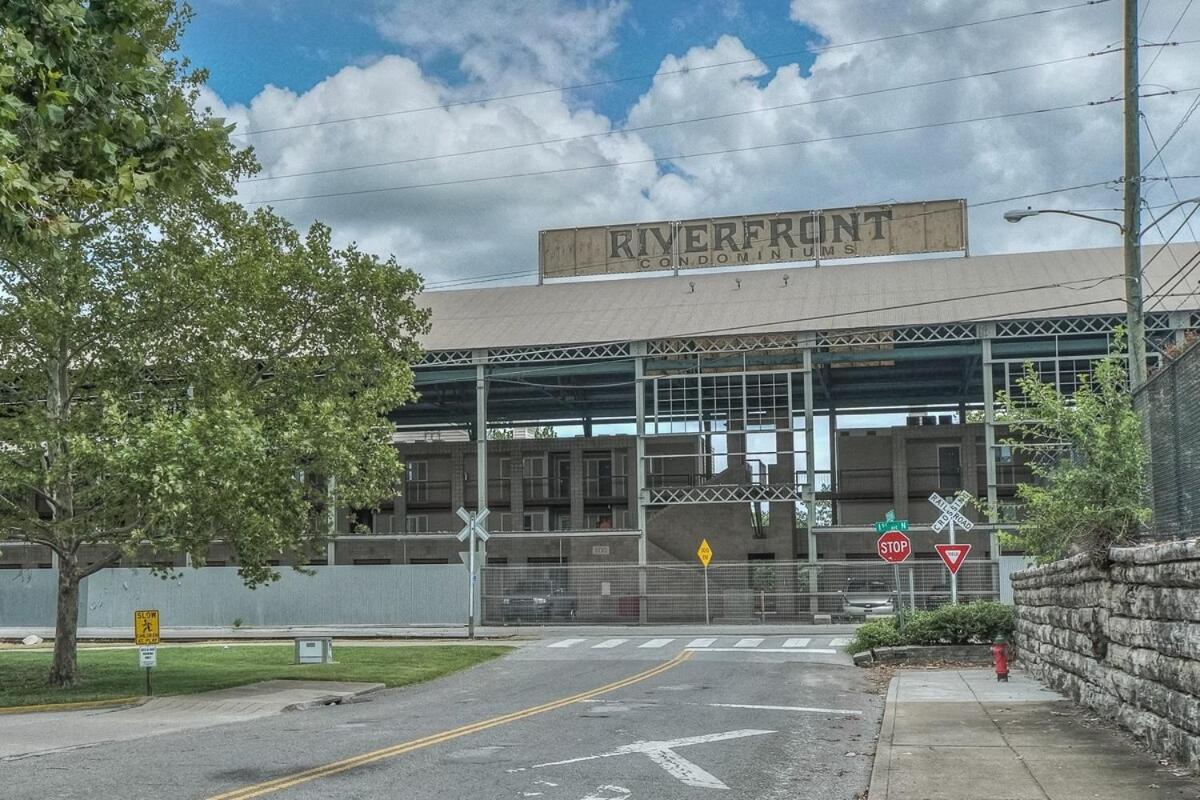 Walk To Broadway Riverfront Condo With Pool Nashville Eksteriør bilde